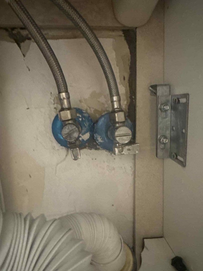 Skomplikowana naprawa instalacji wodnej na Pradze Południe – realizacja