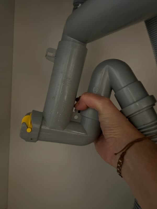 Rura i syfon Ikea Rura i syfon Ikea o nietypowej konstrukcji pod zlewem
