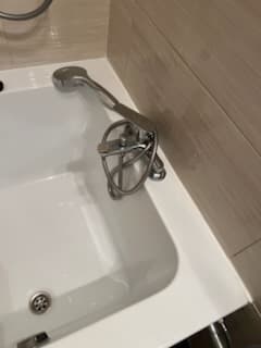 Bateria wannowa po naprawie Bateria wannowa po wymianie uszczelek i poprawieniu montażu