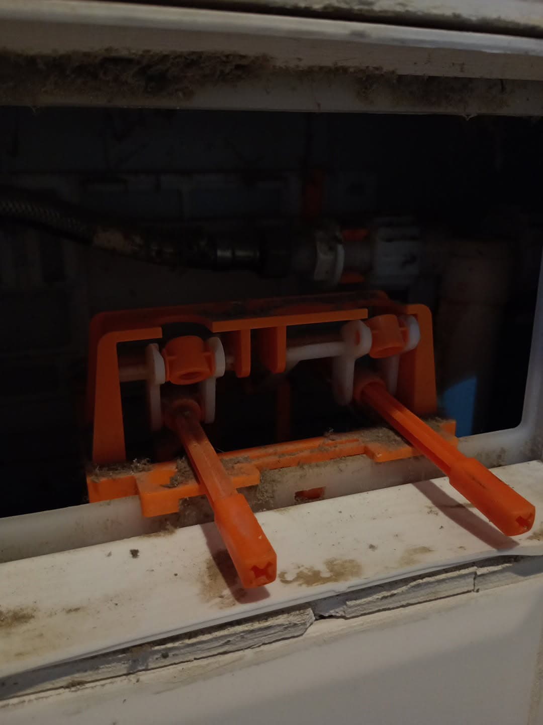 Naprawa mechanizmu podtynkowego w Markach – realizacja