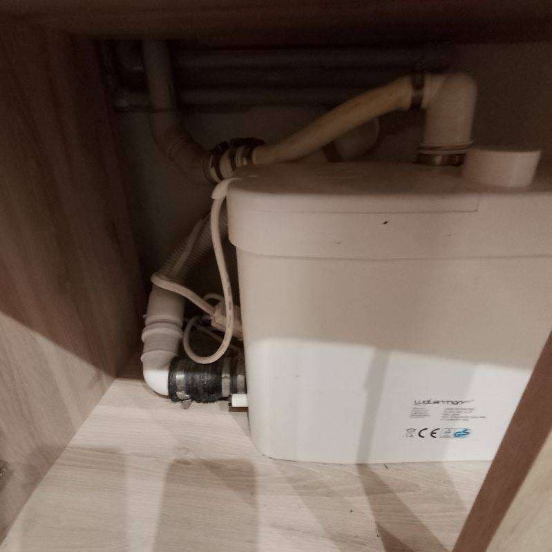 Instalacja hydrauliczna boczna Widok bocznej instalacji hydraulicznej przy przepompowni Waterman Pro