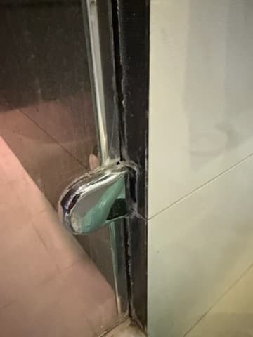 Naprawa kabiny prysznicowej na Bielanach – realizacja