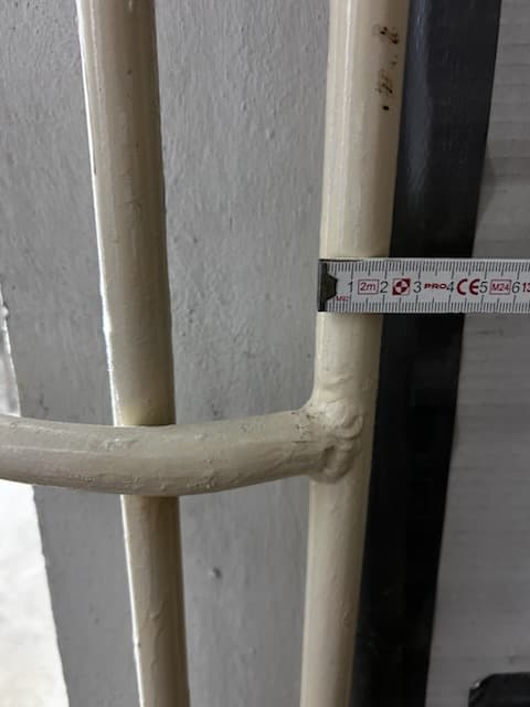 Połączenie gwintowane rur Detal połączenia gwintowanego na rurach stalowych