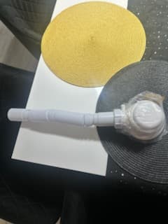 Nowy syfon przed montażem Nowy syfon z czyściakiem przed montażem w łazience klienta