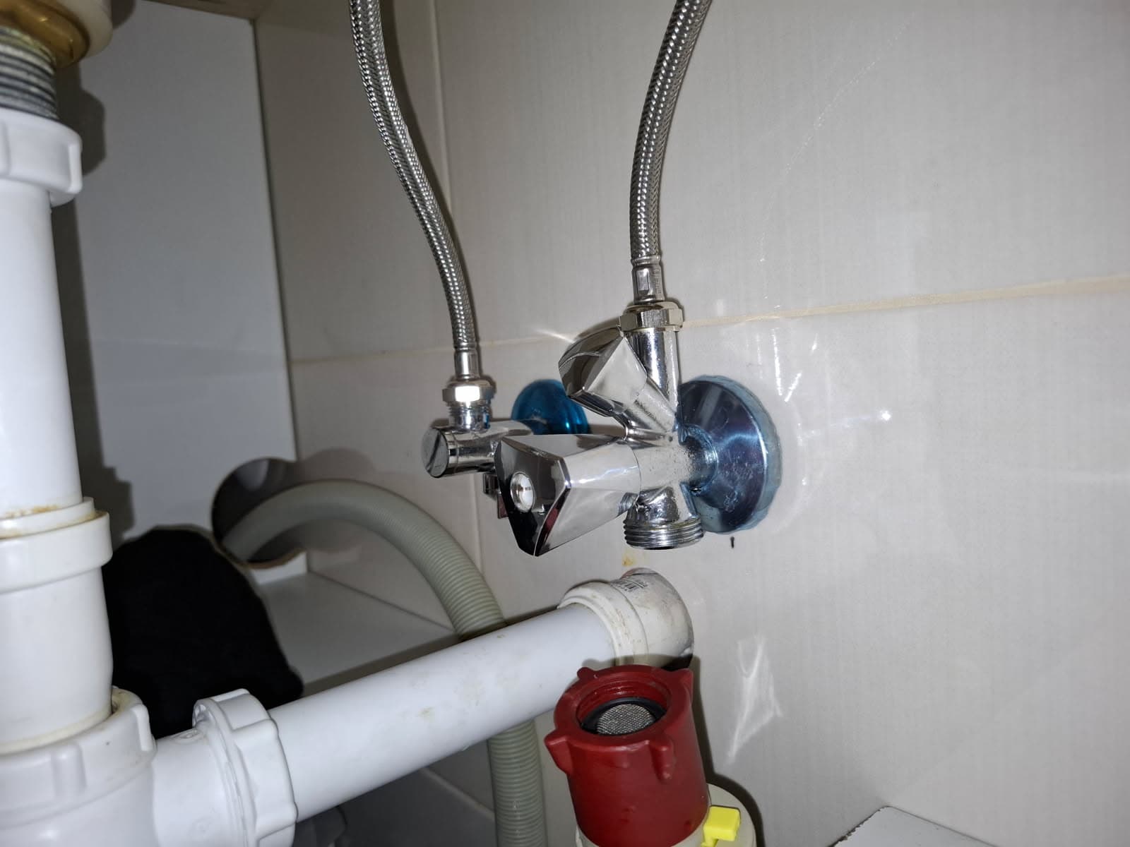 Problemy z ciśnieniem w łazience na ul. Franciszka Wężyka – realizacja