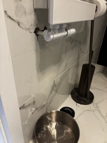 Naprawa grzejnika w łazience na Pomorskiej – realizacja