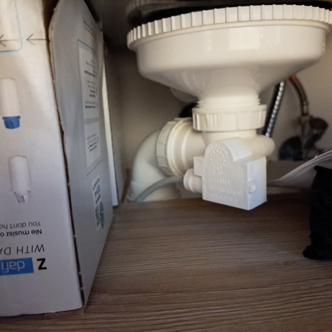 Szybka wymiana syfonu w aneksie kuchennym – realizacja