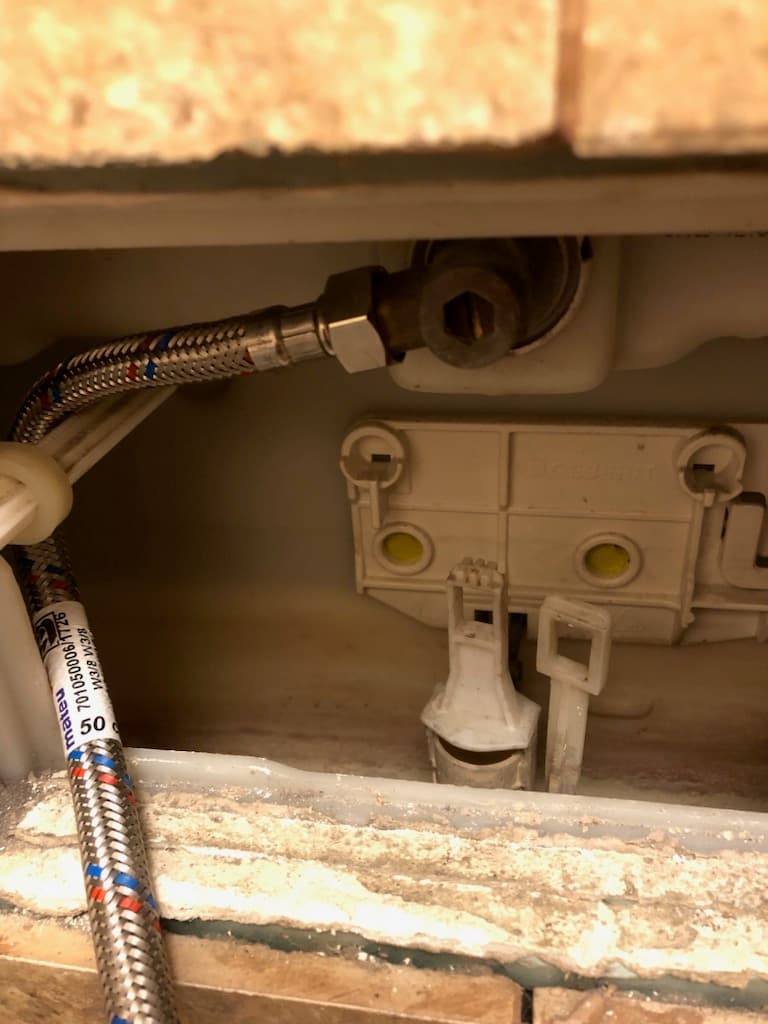 Nowa instalacja hydrauliczna Instalacja hydrauliczna wewnętrzna Geberit po naprawie