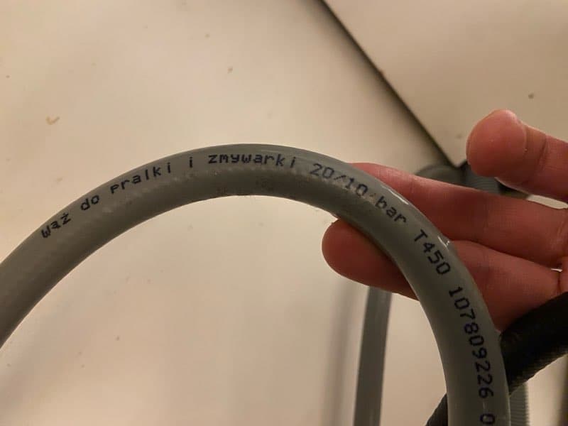 Specyfikacja techniczna przedłużki Szczegóły techniczne nowej przedłużki wskazujące na standard barowy i temperatury.
