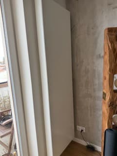 Naprawa grzejnika ściennego w bloku na ul. Granitowej – realizacja