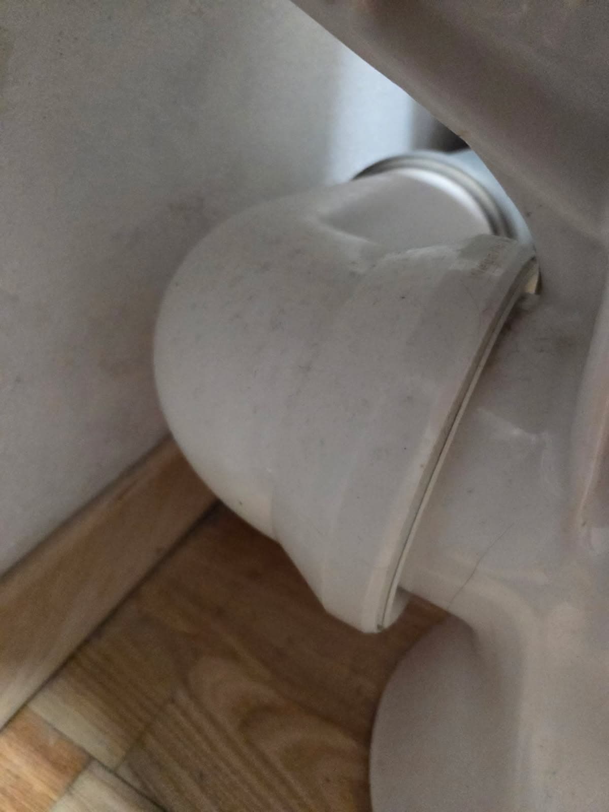 Naprawa ukręconej głowicy termostatycznej i wymiana zestawu WC – realizacja