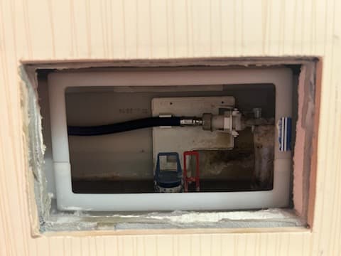 Naprawa mechanizmu spłukiwania toalety w Warszawie – realizacja
