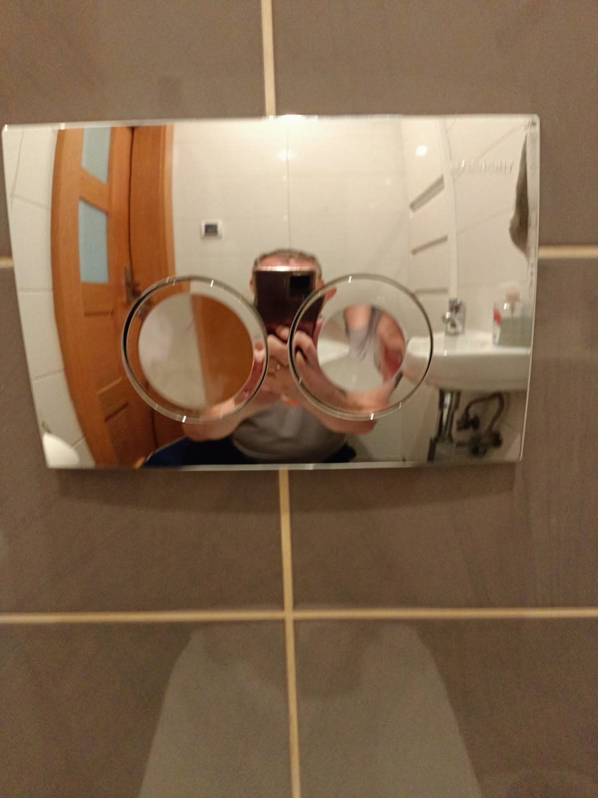 Naprawa spłuczki podtynkowej na Bemowie – realizacja