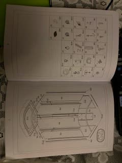Schemat części kabiny Schemat części kabiny prysznicowej w instrukcji montażu.