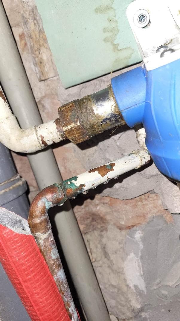 Naprawa instalacji wodomierza w kamienicy – realizacja
