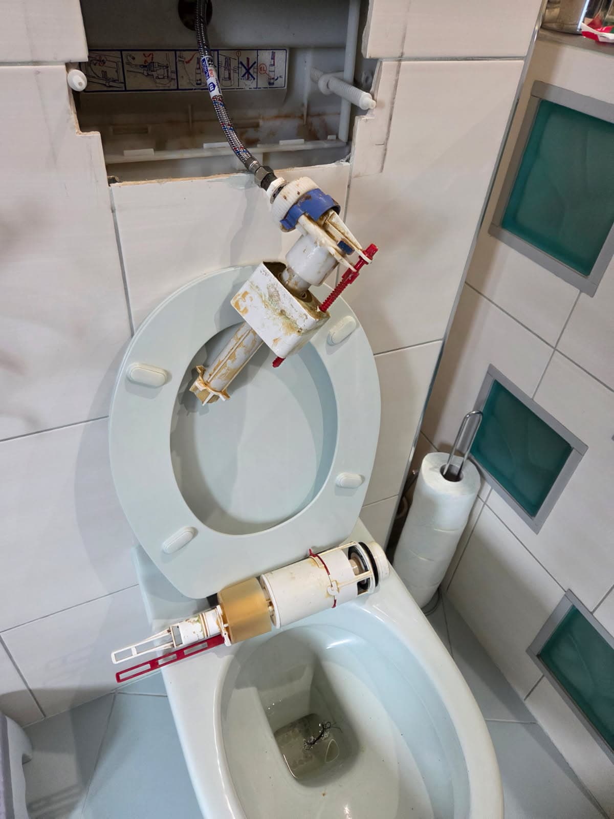 Naprawa spłuczki podtynkowej w Łagiewnikach Nowych – realizacja