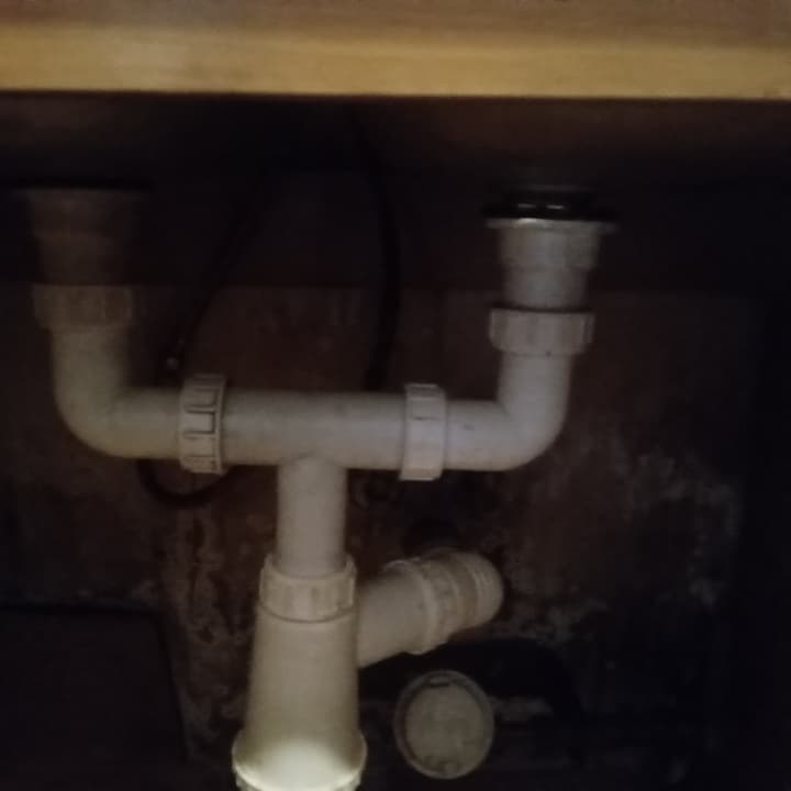 Naprawa cieknącej baterii i syfonu w Murowańcu